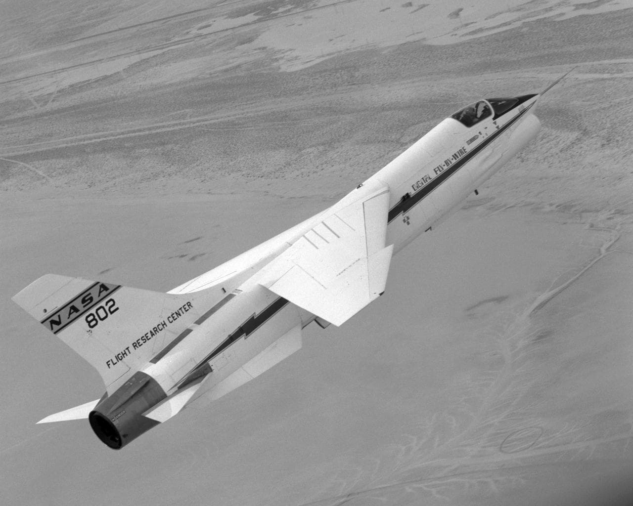 F-8 DFBW in flight
