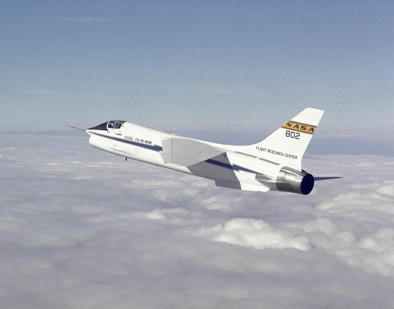 F-8 DFBW in flight