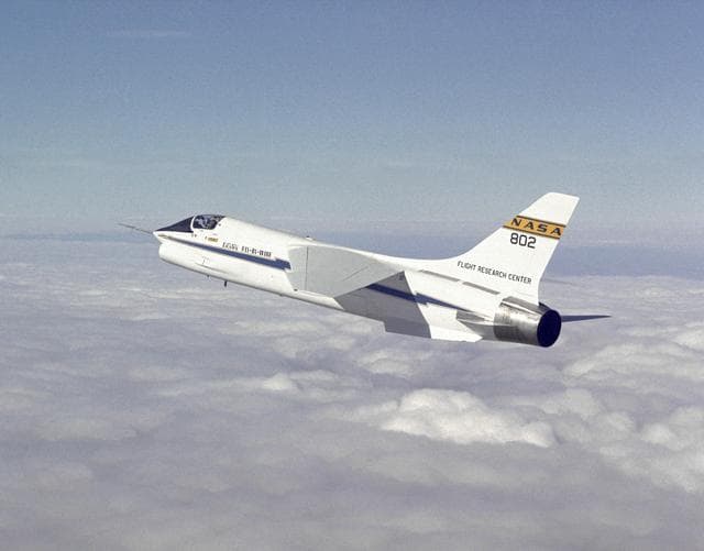 F-8 DFBW in flight