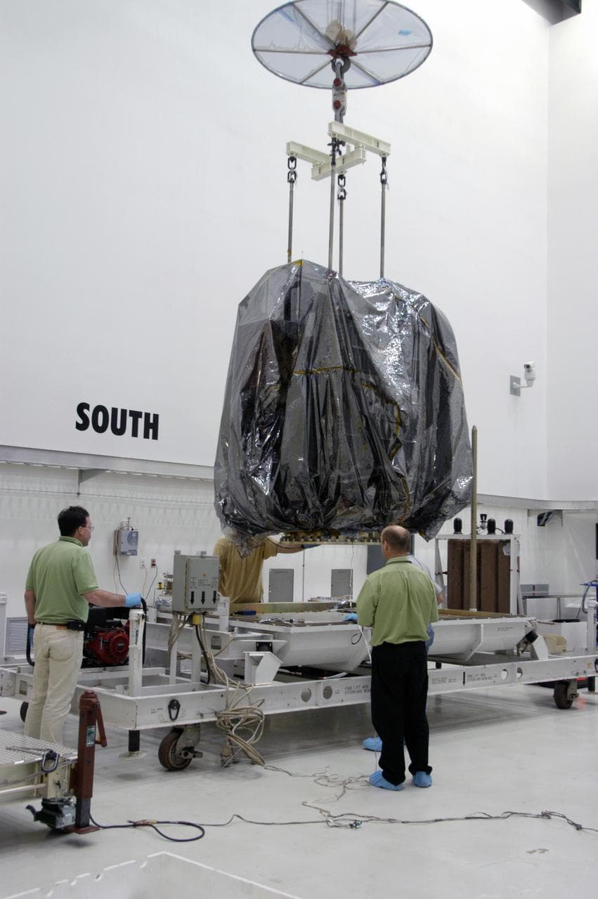 Dawn Spacecraft Processing