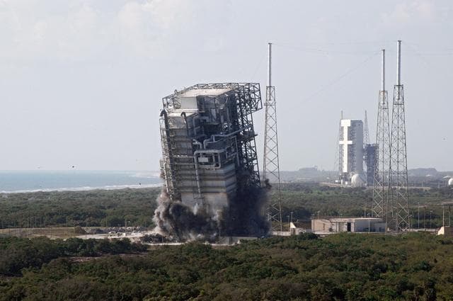 Cape, canaveral, tilt