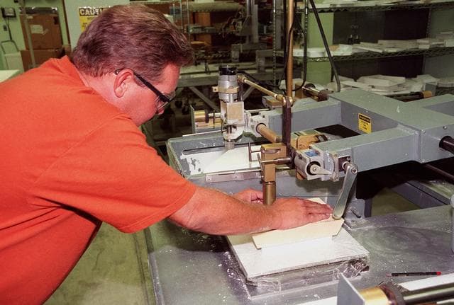 Tile, fabrication, shop