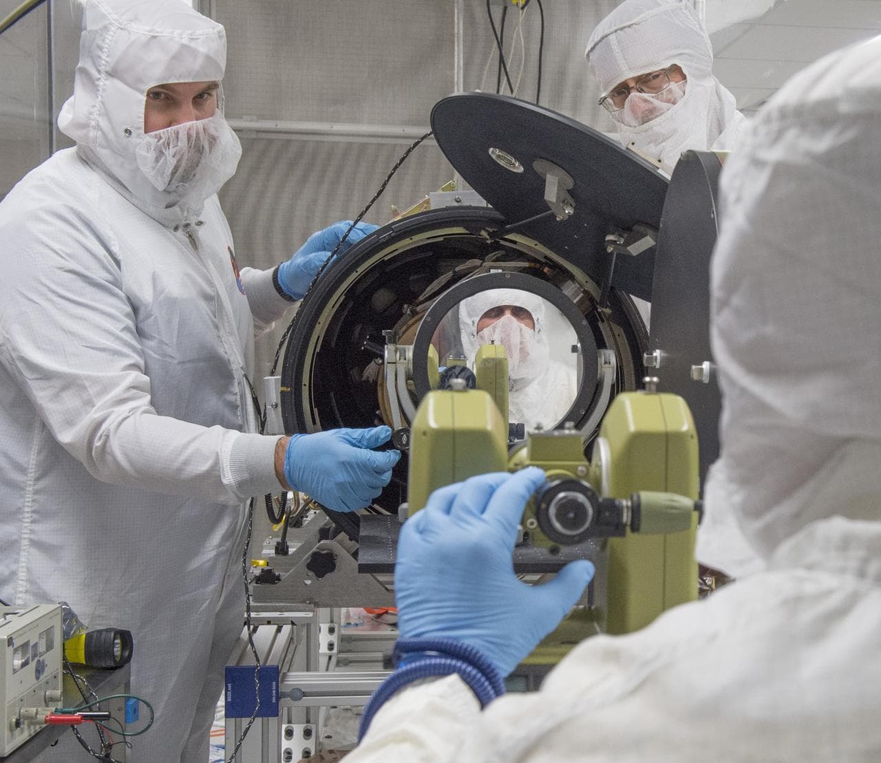 Sun sensor alignment to hi-c telescope