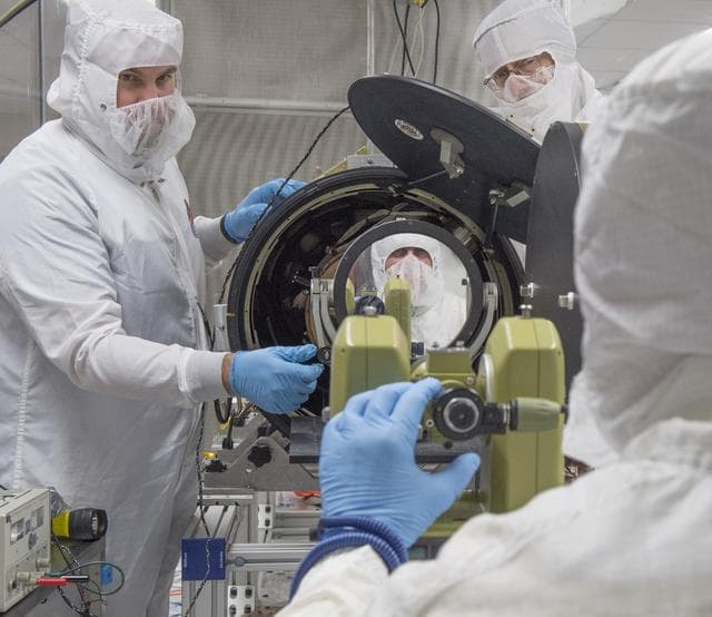 Sun sensor alignment to hi-c telescope