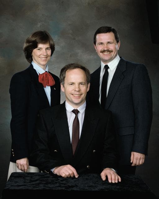 Portrait of Mir 19 crewmembers