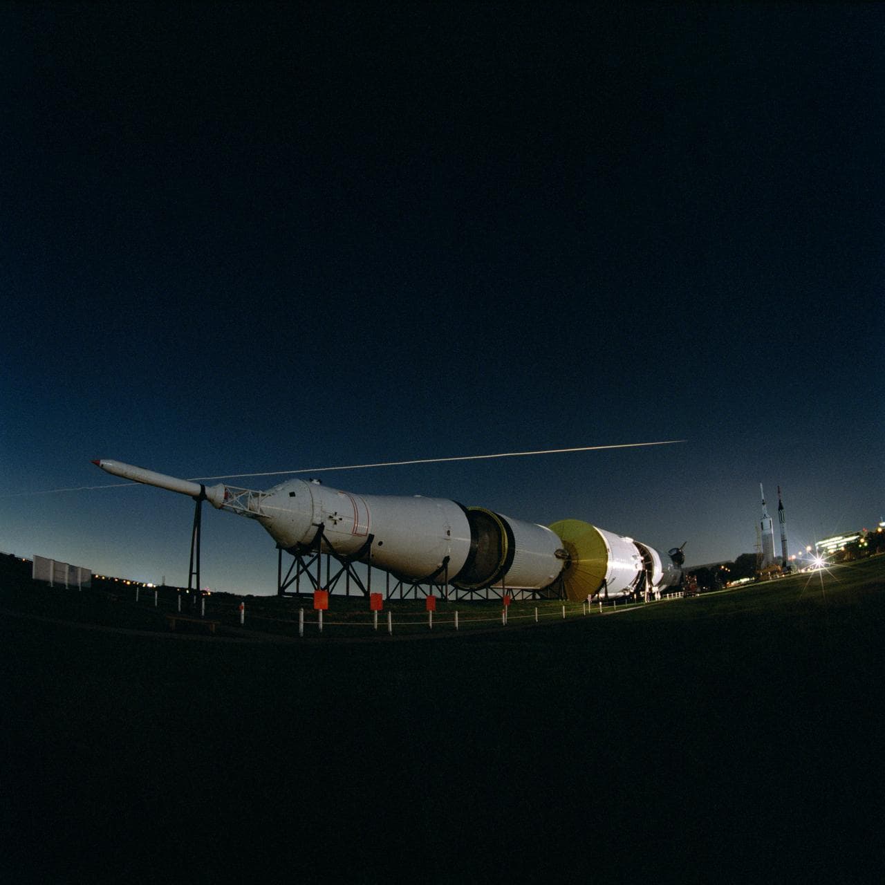 STS-93 orbiter Columbia streaks across Houston sky