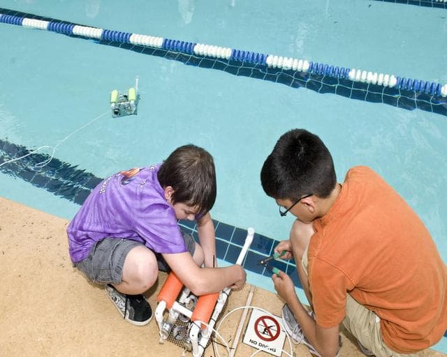 Astro Stars Camp features underwater robotics