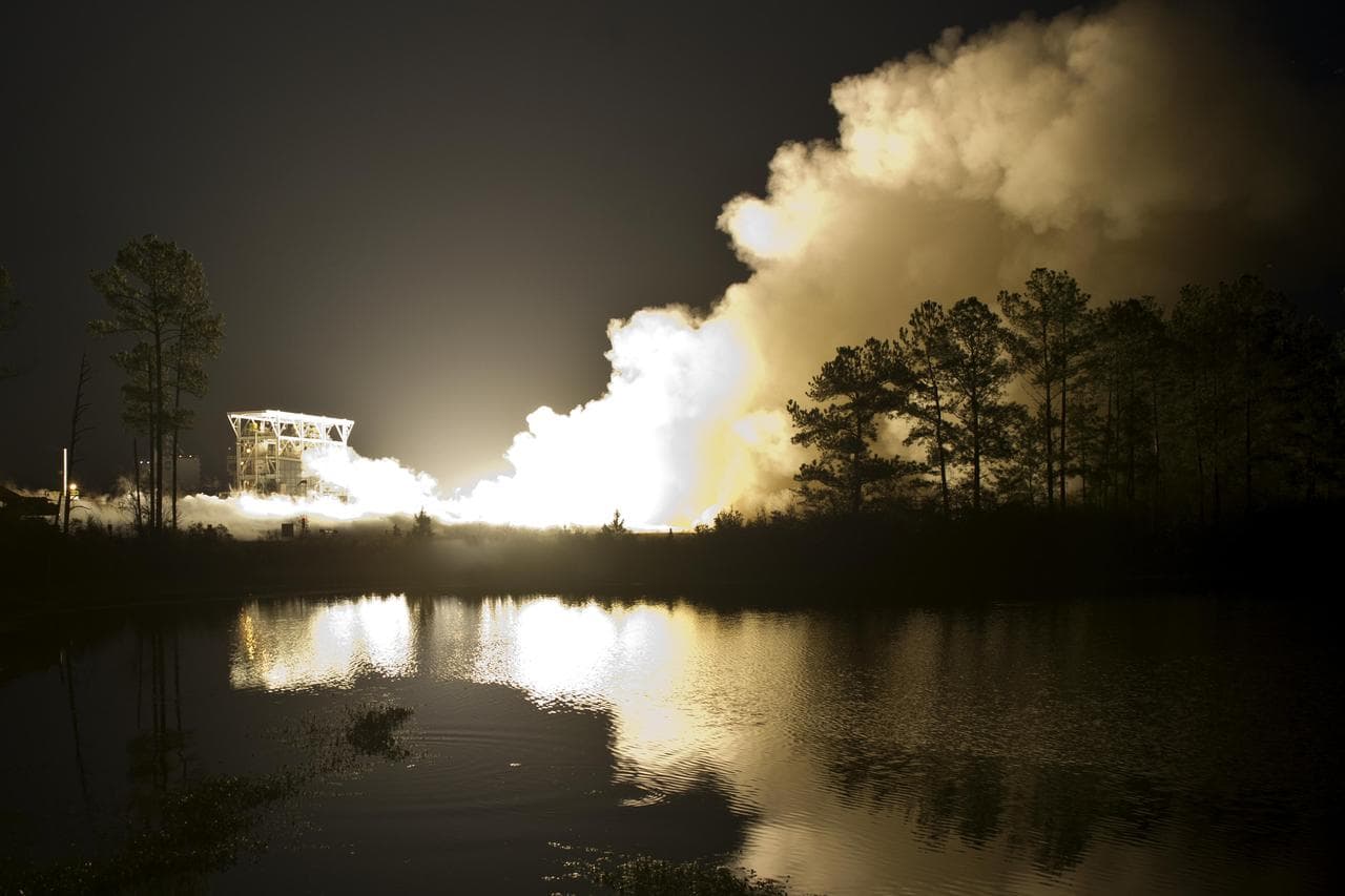 AJ26 engine test