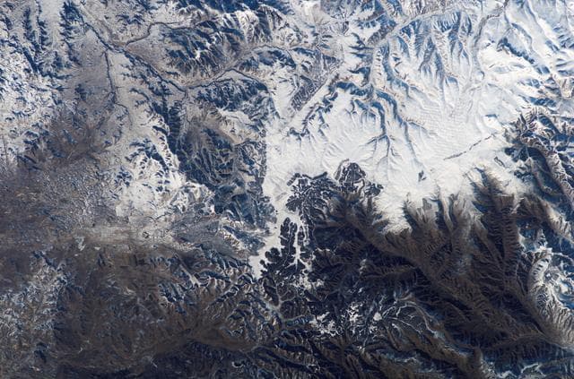 Earth Observations taken by the Expedition 10 crew