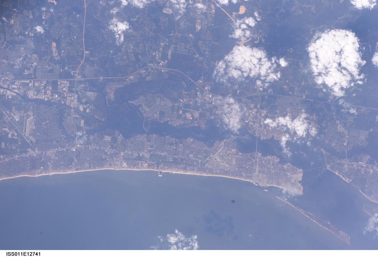 Earth observation taken by the Expedition 11 crew