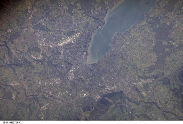 Earth Observations taken by the Expedition 14 crew