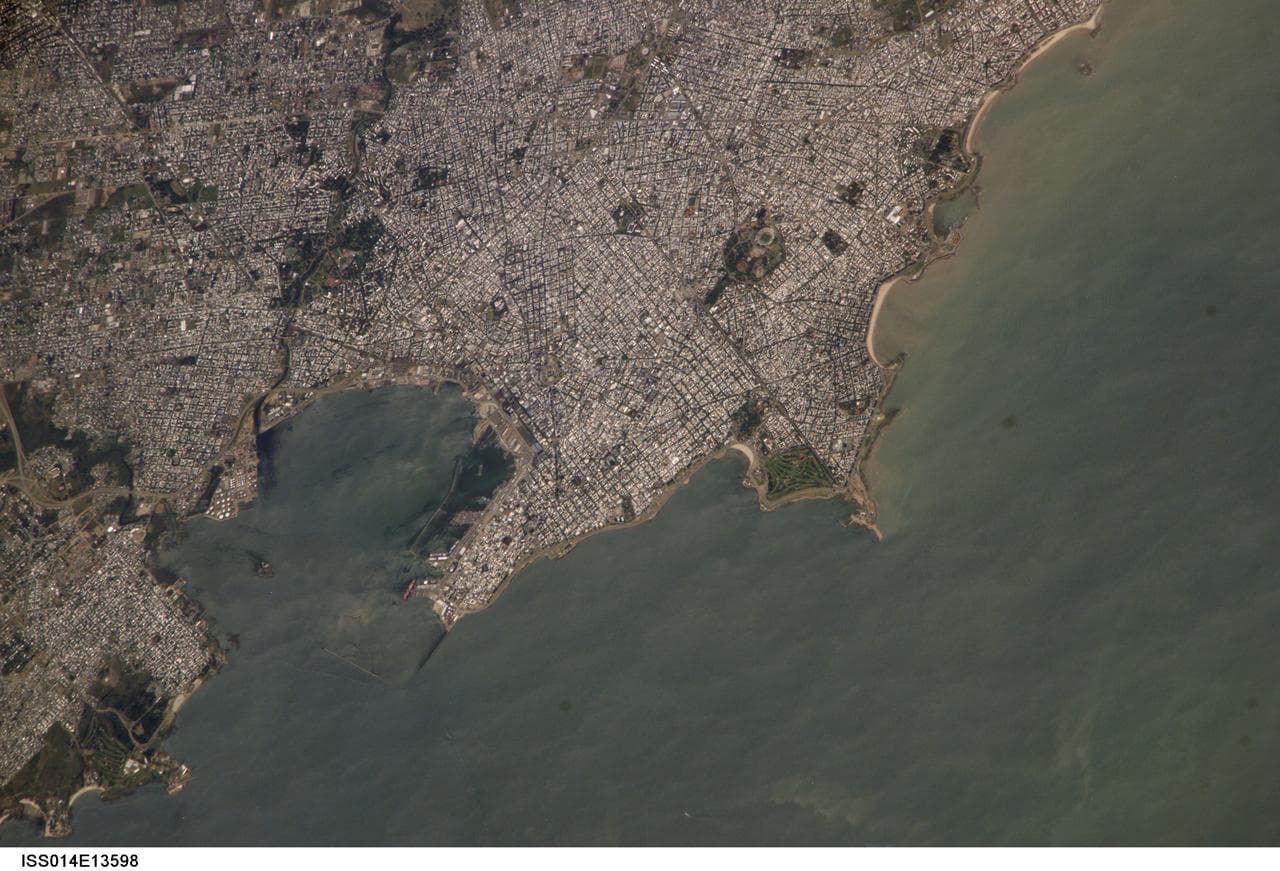 Earth observations taken by the Expedition 14 crew