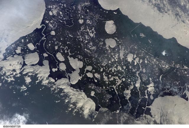 Earth Observations taken by the Expedition 15 Crew