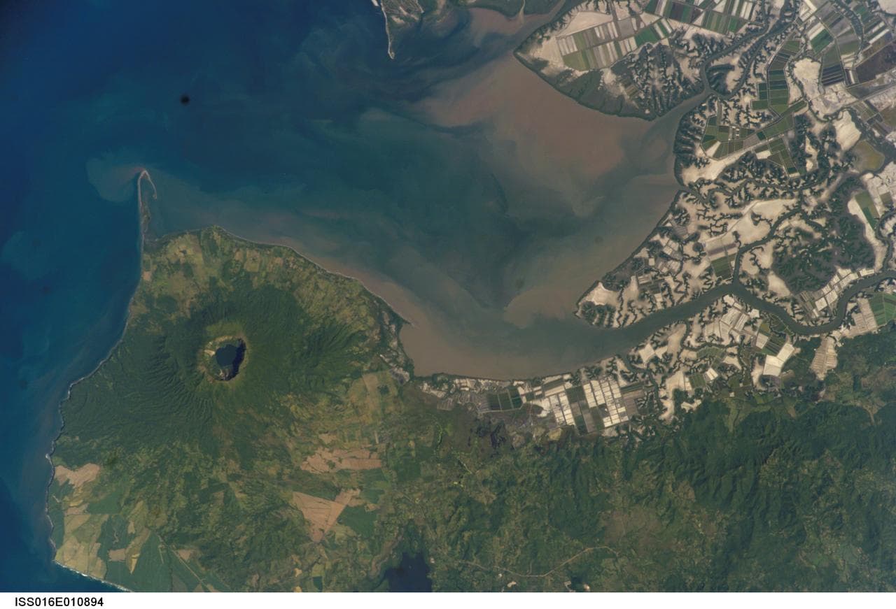 Earth Observations taken by the Expedition 16 Crew
