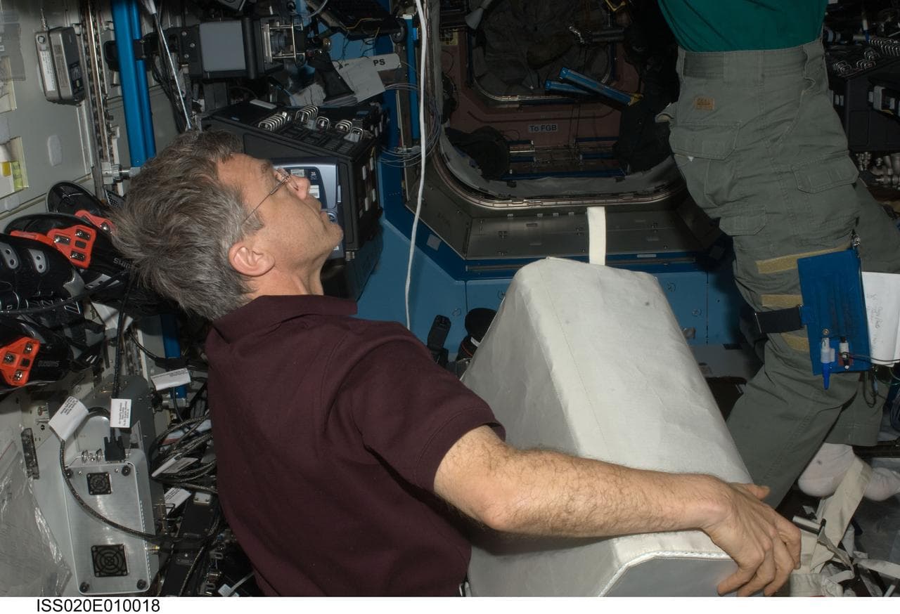 Wakata and Thirsk with GLACIER in U.S. Lab