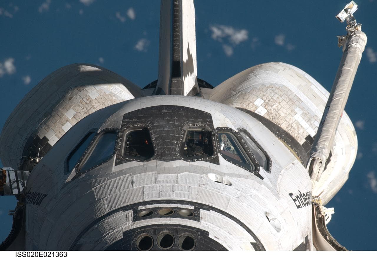 STS-127 RPM (R-Bar Pitch Maneuver) 800mm
