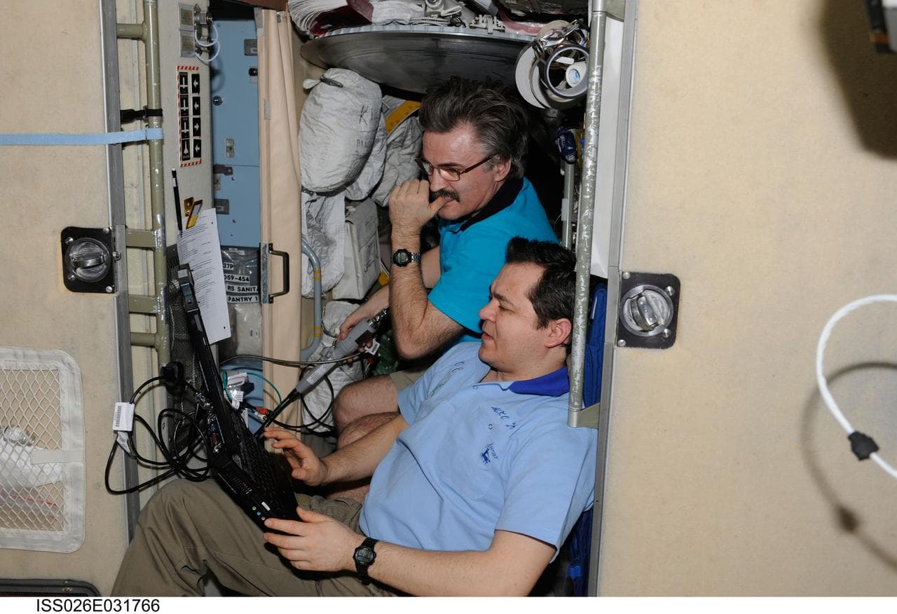 Skripochka and Kaleri watch monitor