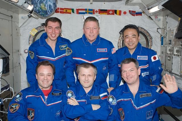 Expeditio 28 Crew Portrait
