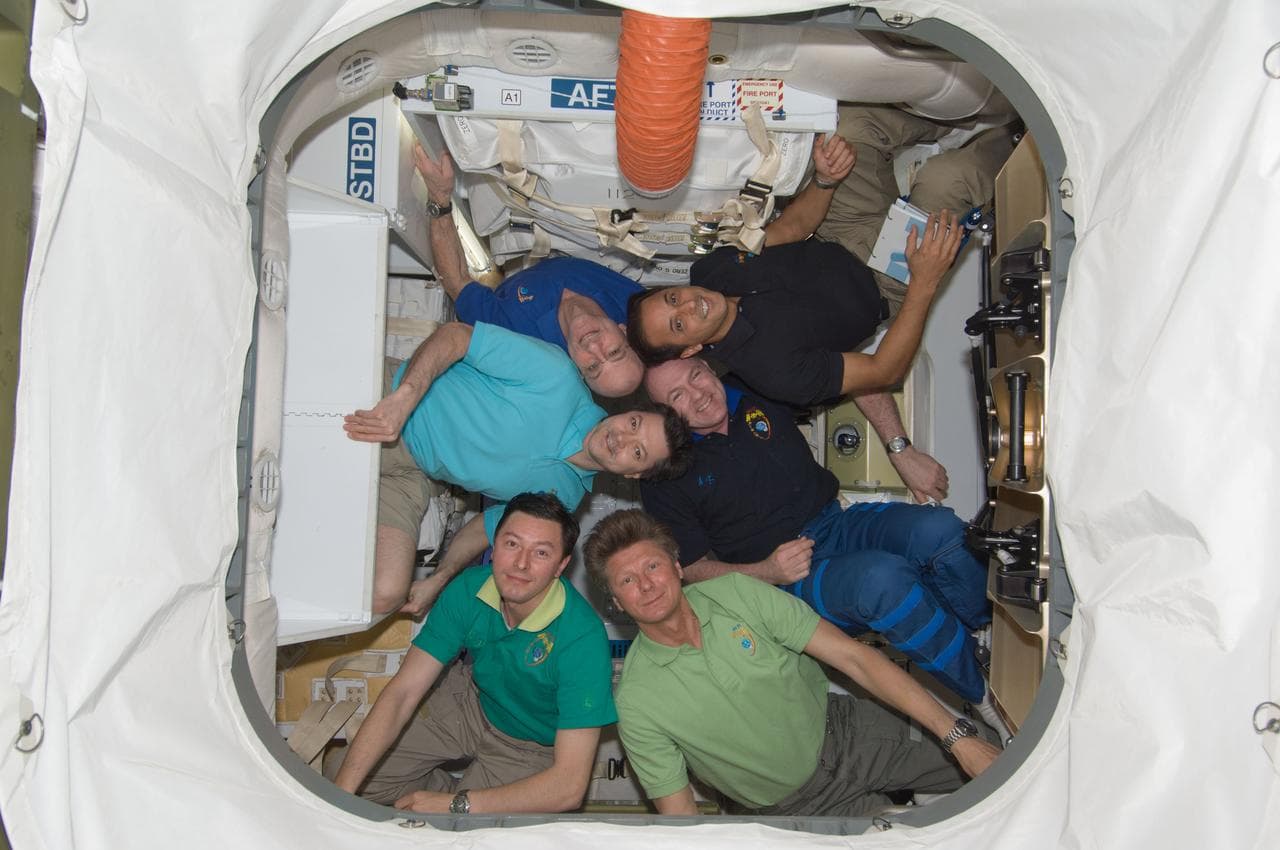 Expedition 31 Crew Portrait in Dragon