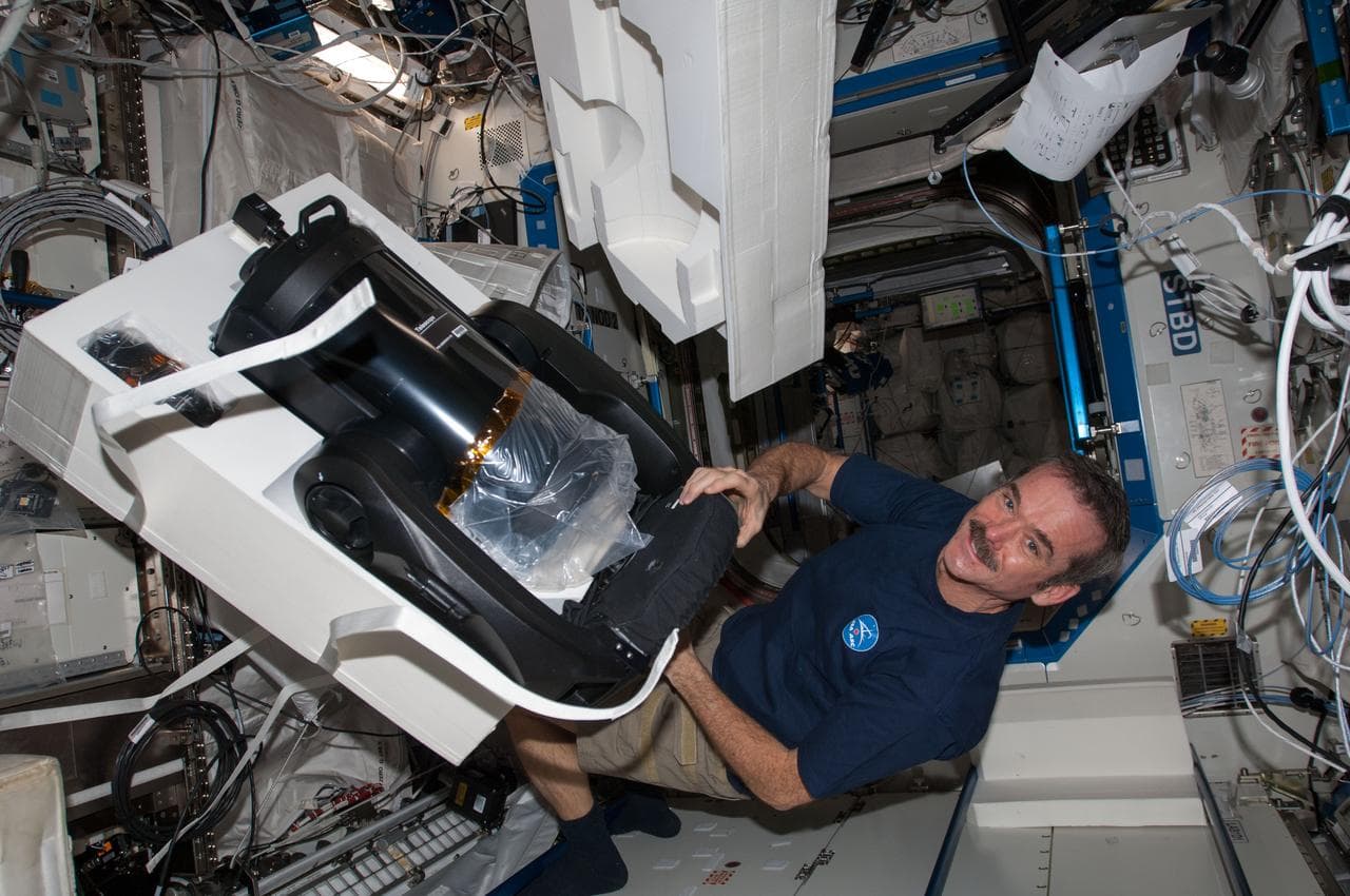 Hadfield and Ford in the U.S. Laboratory