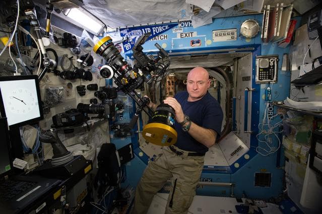 Kelly in U.S. Laboratory