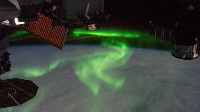 April, aurora, australis