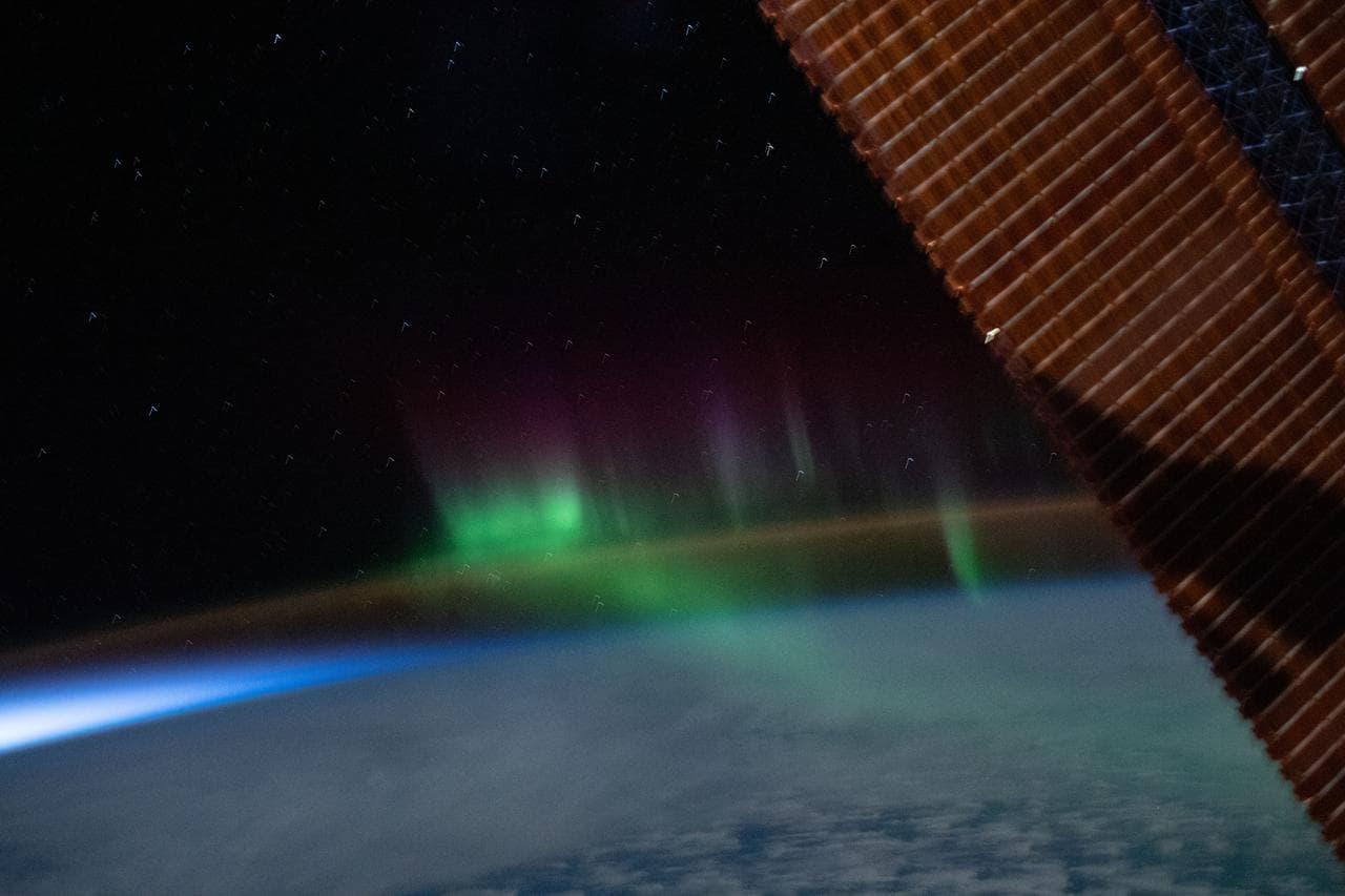 June, wispy, aurora