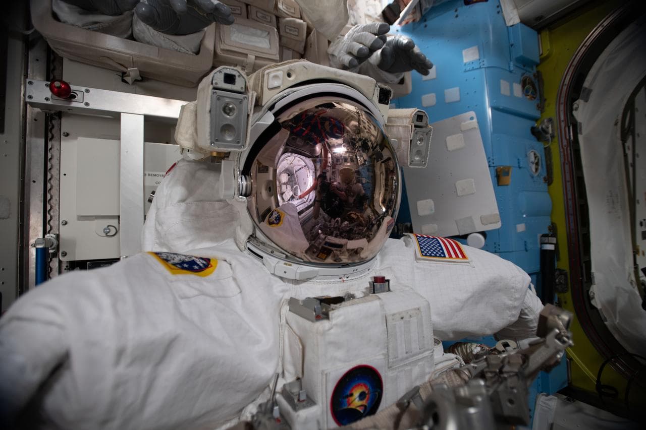 June, spacesuit, quest