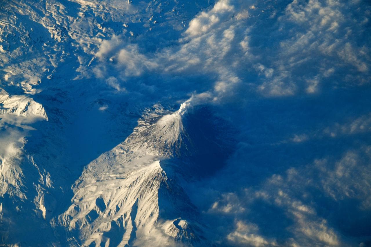 April, volcano, kamchatka