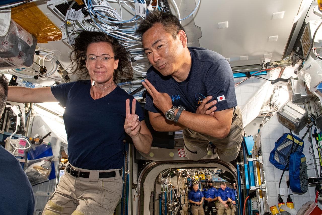 April, spacex, crew