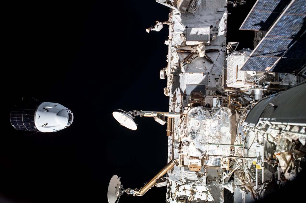 July, spacex, cargo