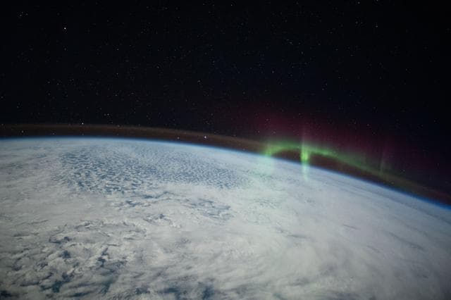 Wispy, aurora, intersecting