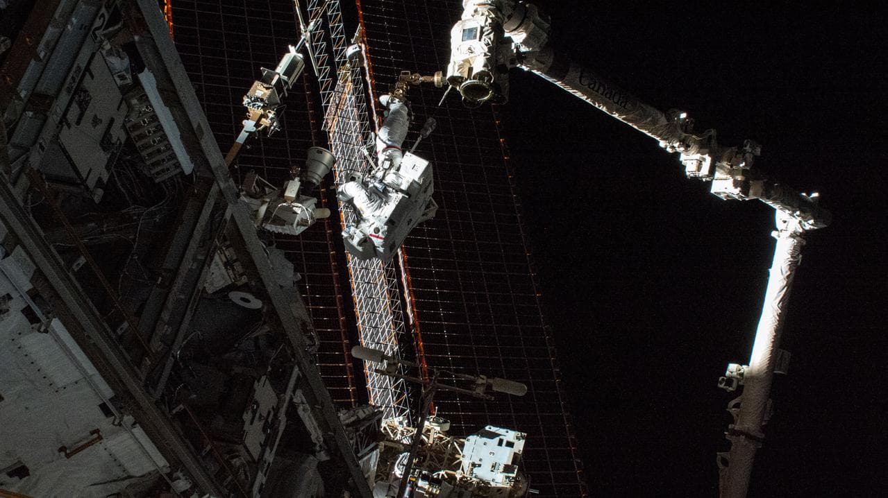 Spacewalker, thomas, marshburn