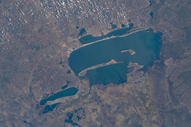 Four, major, lakes