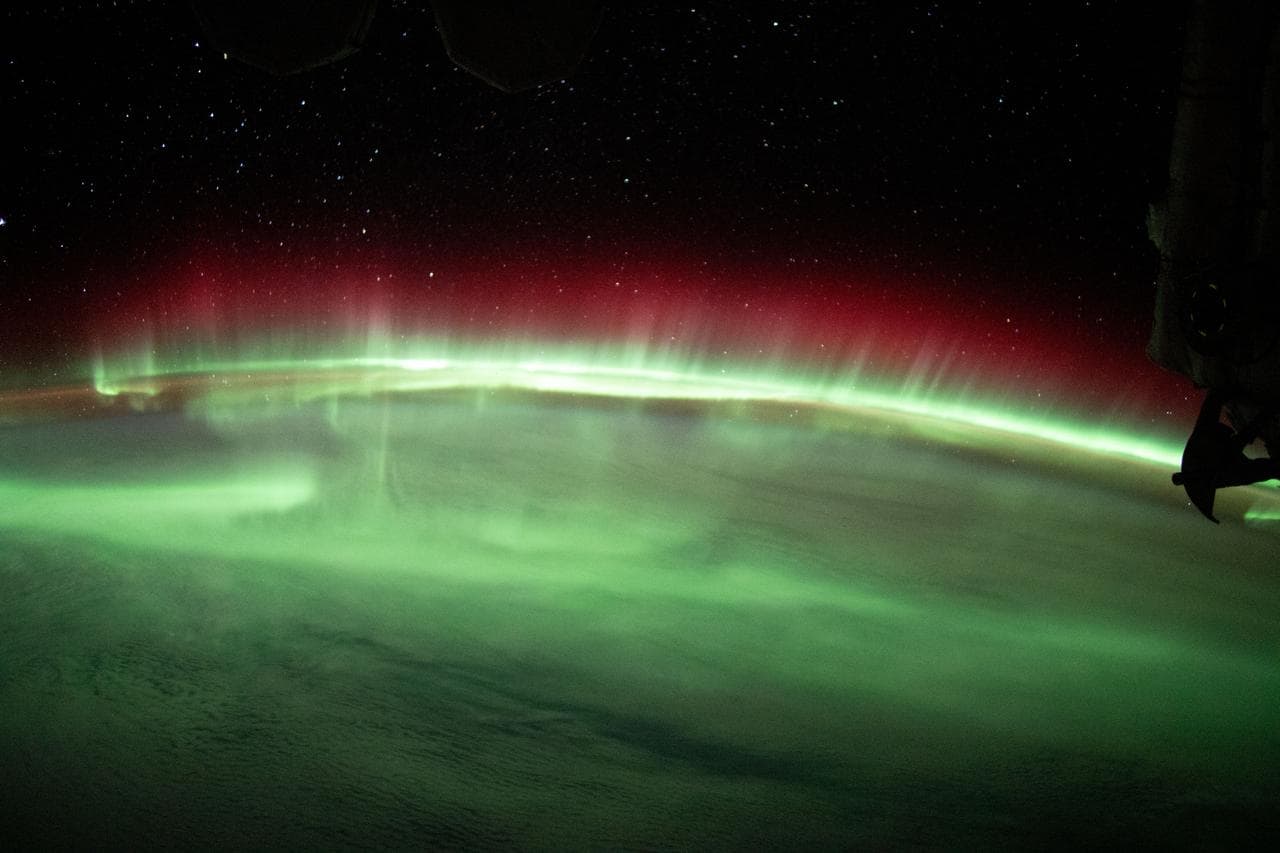 Brilliant, aurora, streams