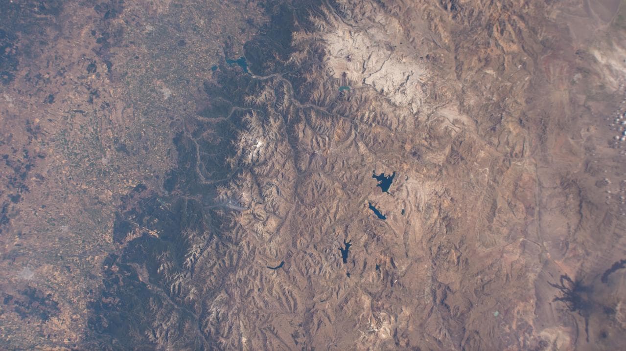 Tiny, lakes, andes