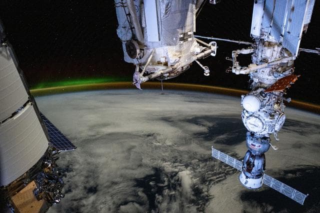 Aurora, atmospheric, glow