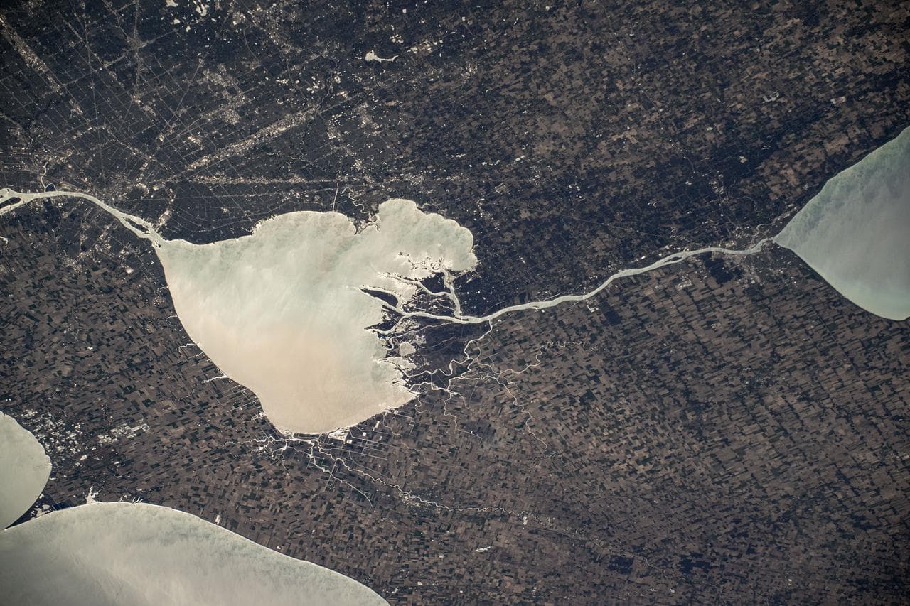 April, glint, beams