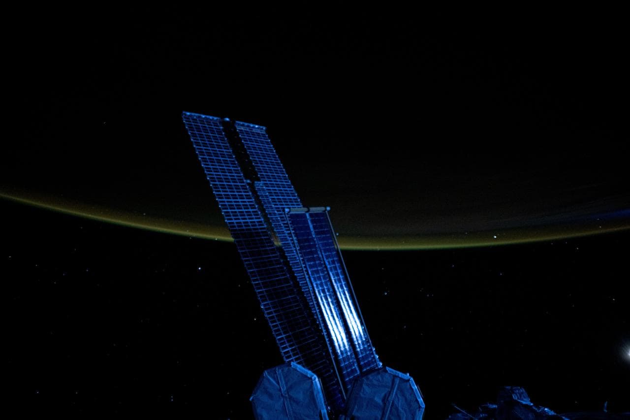Moonlight, casts, blue