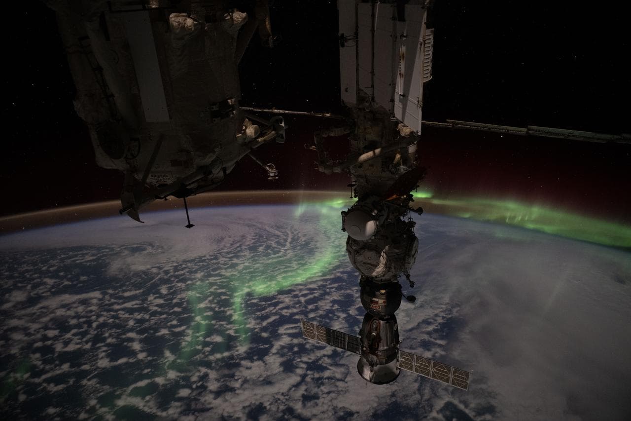 Aurora, australis, streams