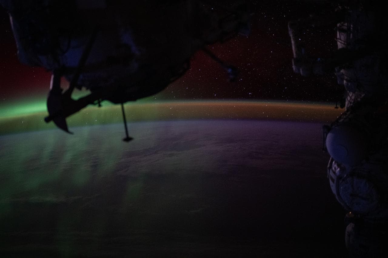 Wispy, green, aurora