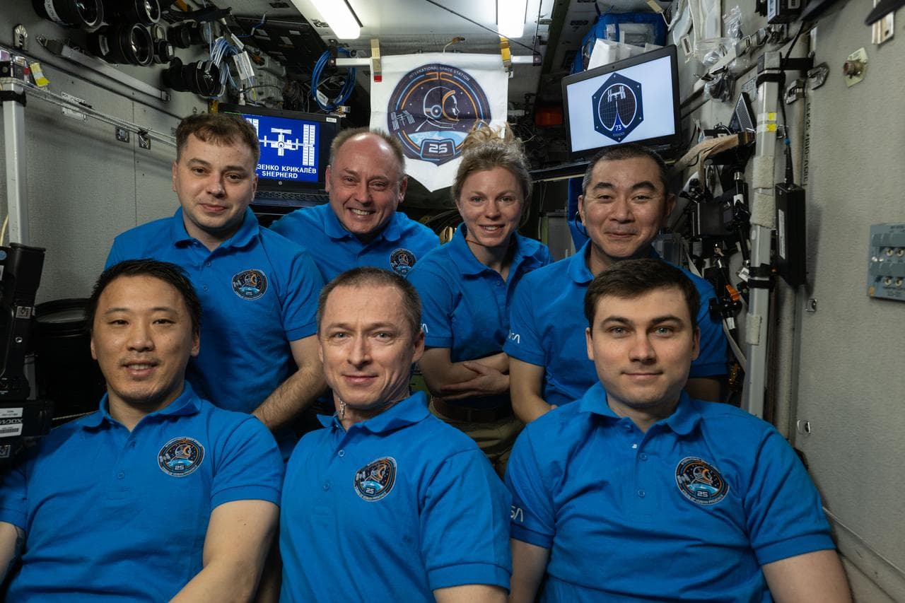 Seven, member, crew