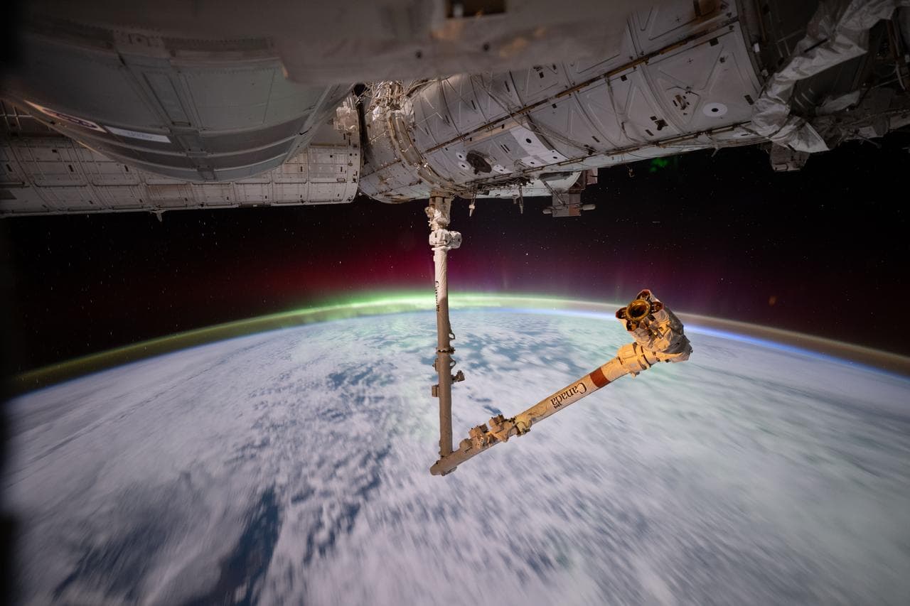 The aurora australis crowns Earth’s atmosphere above the Indian Ocean
