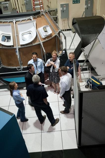 STS-135 crew during Rendezvous Training session in Building 16 dome