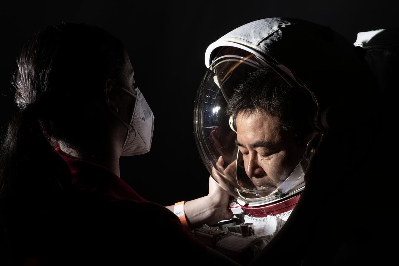Aki Hoshide of JAXA Suiting Up