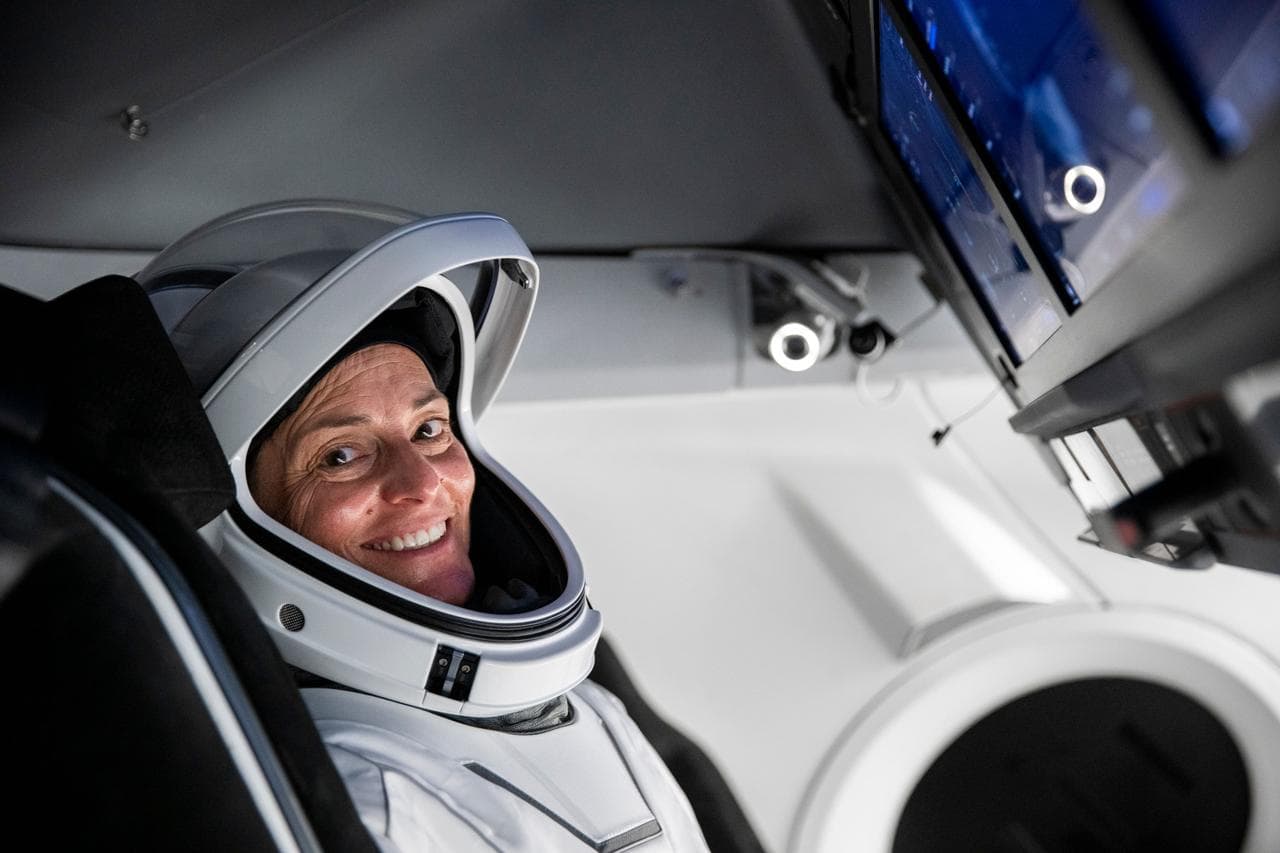 June, spacex, crew