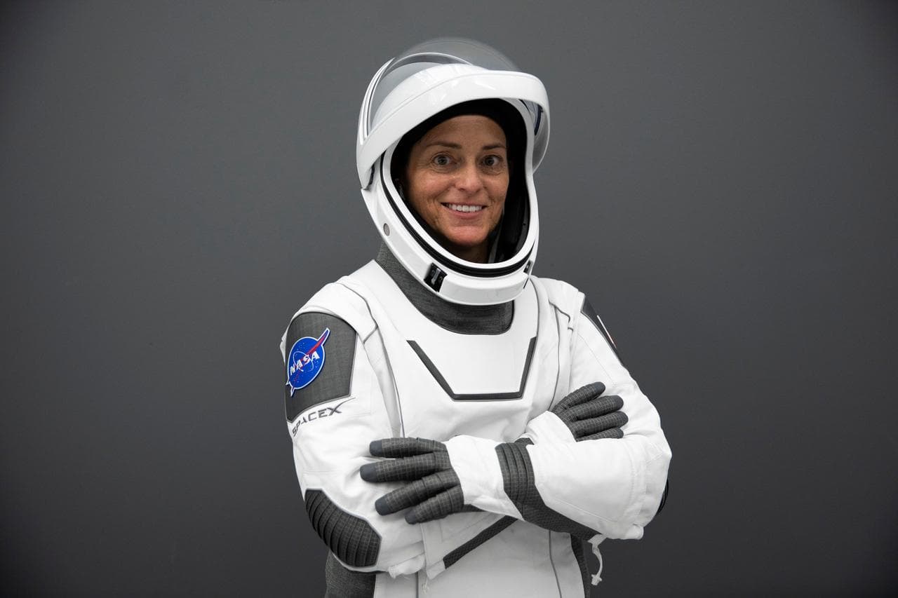 June, spacex, crew