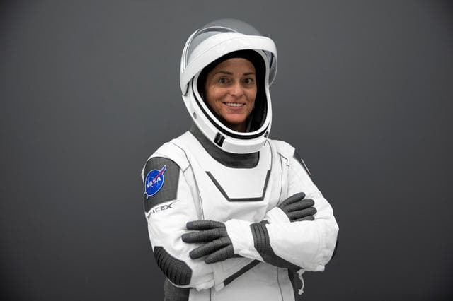 June, spacex, crew
