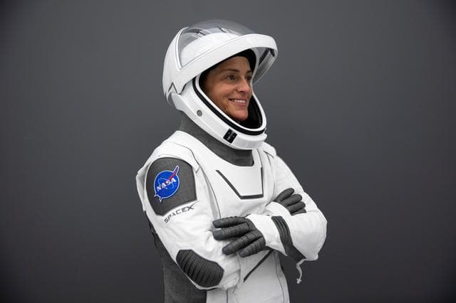 June, spacex, crew