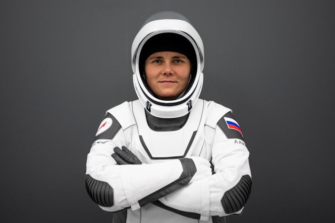 June, spacex, crew
